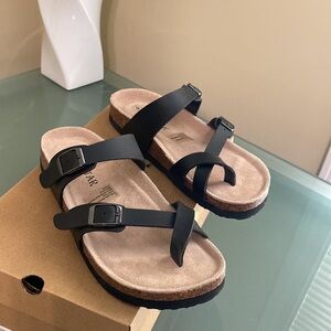 NEW Tf Star Dad Sandals Size 6